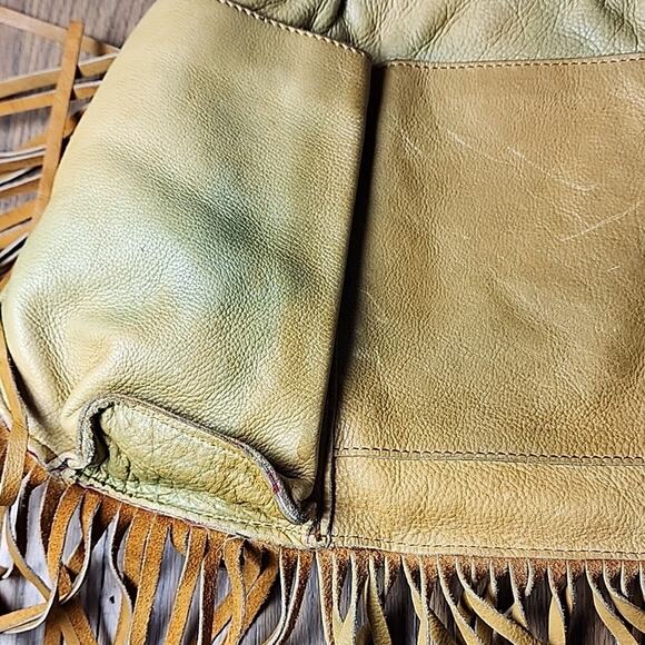 Boho Chic Fringed Leather Shoulder Bag - Picture 4 of 10